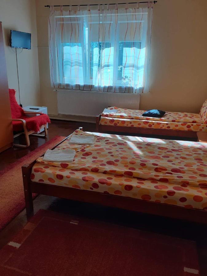 סובאטה Casa De Vacanta Zsenik Vendeghaz מראה חיצוני תמונה